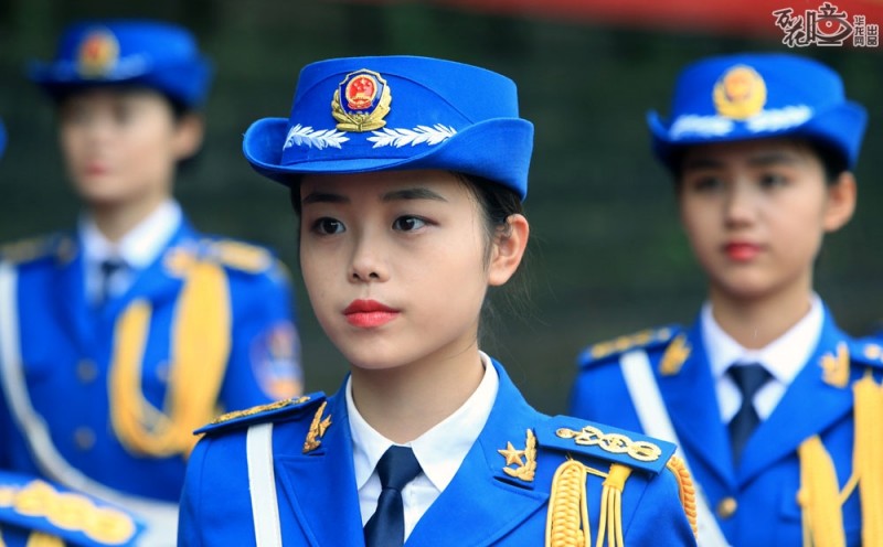 女子国旗班