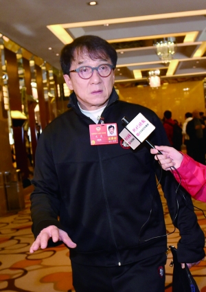 全国政协委员成龙