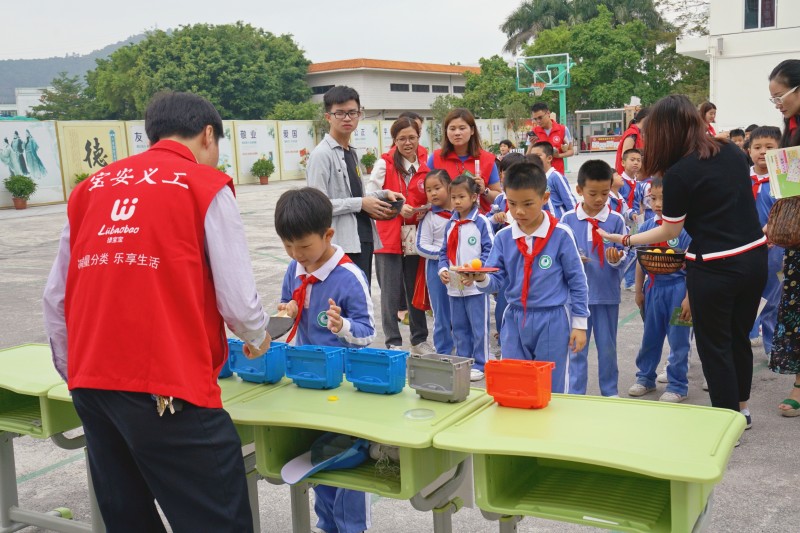 小学生自制环保酵素