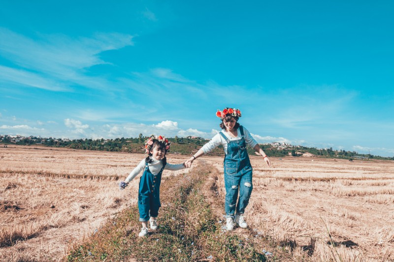 child-cropland-daughter-1680781