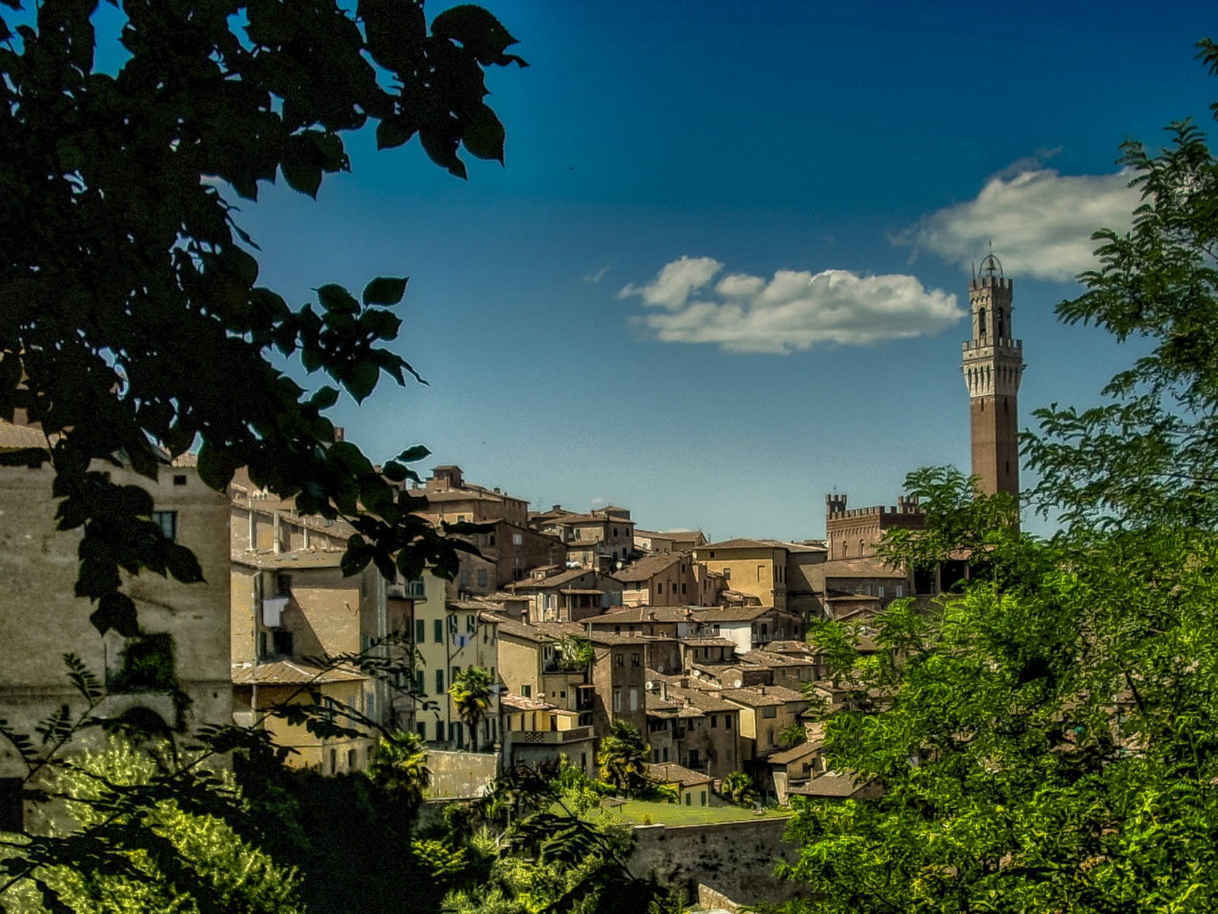 city-village-italy-town