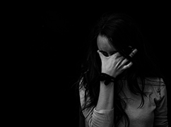 抑郁症患者：身处孤独与黑暗中到底有多痛苦？