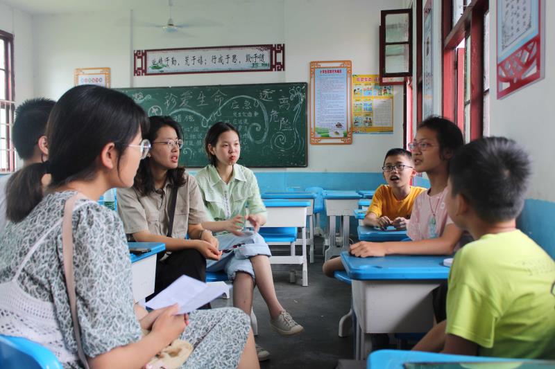 在校对学生调研