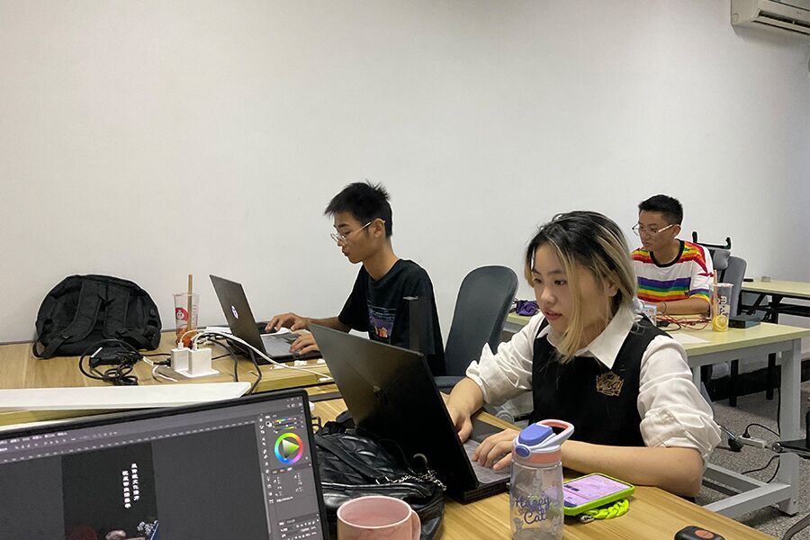 实践队线上无偿帮助黄星淘宝店铺装修