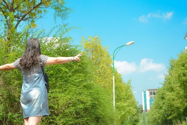 图怪兽_艾滋病零歧视医生蓝色简约公众号首图(3)